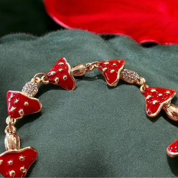 Mushroom bracelet adjustable red and gold enamel bracelet Toadstool rhinestones - Picture 5 of 17